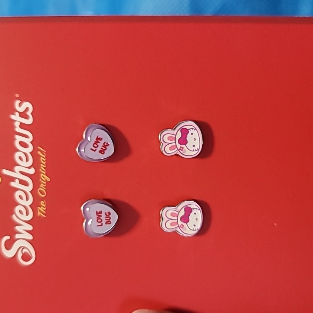 Hello Kitty Earrings Set - Picture 2 of 3